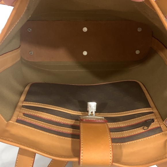 DOONEY & BOURKE Cabriolet Monogram Tote & Matching Kiss Lock Wallet - Picture 5 of 15